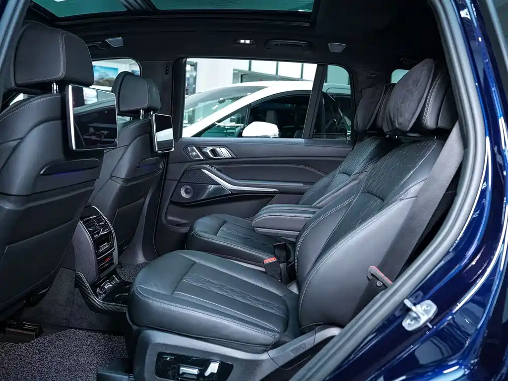 BMW X7 — миниатюра 8
