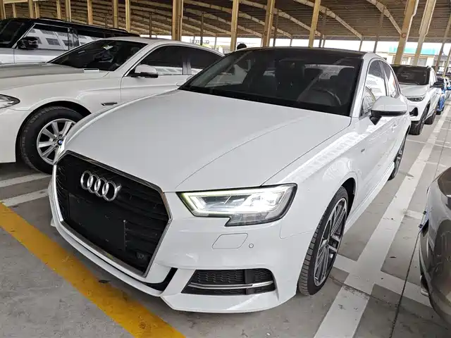 AUDI  A3 2018