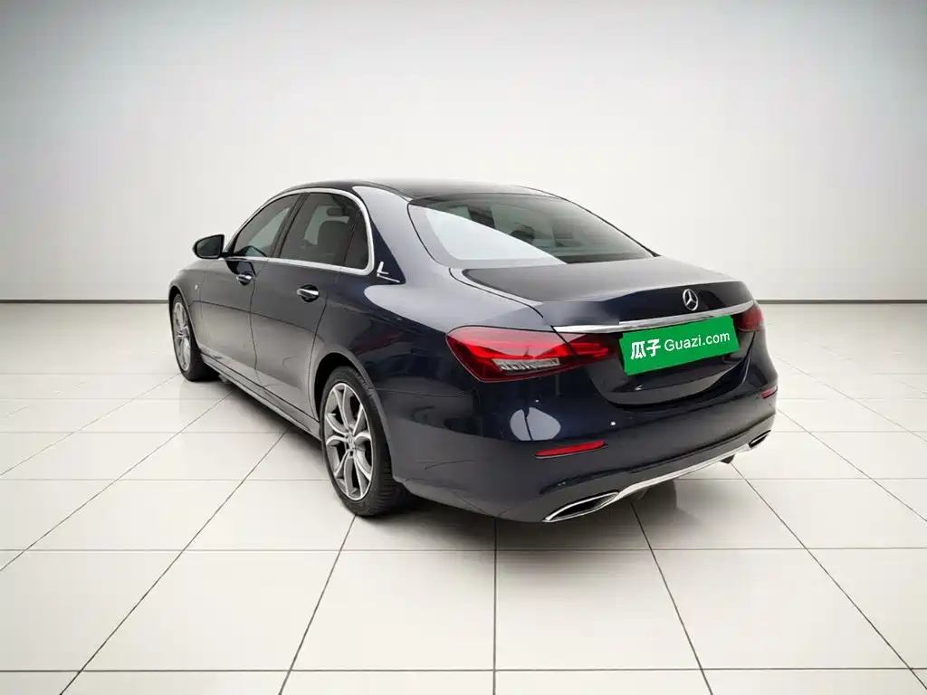 Mercedes-Benz E-Class — миниатюра 4