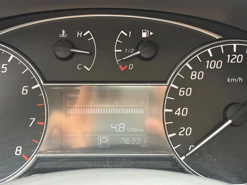 Nissan Tiida — миниатюра 18