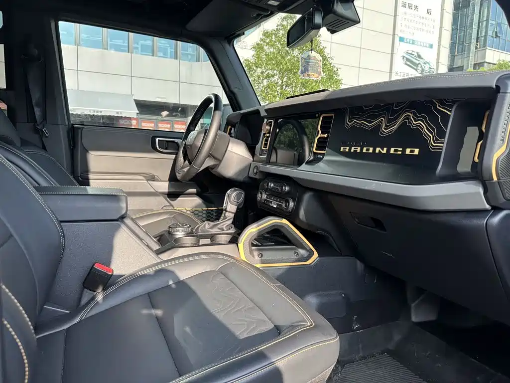 Ford Bronco — миниатюра 8