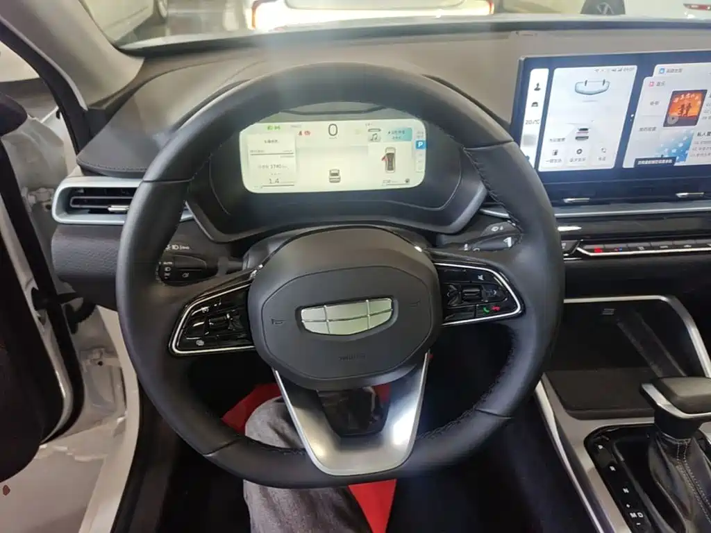 Geely Emgrand — миниатюра 11