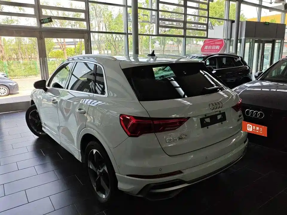 Audi Q3 2023 35 TFSI Fashion (1.4T)