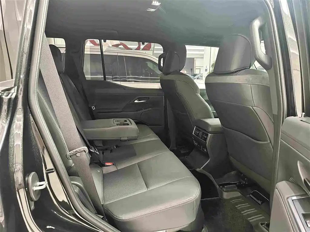 Lexus GX — миниатюра 17