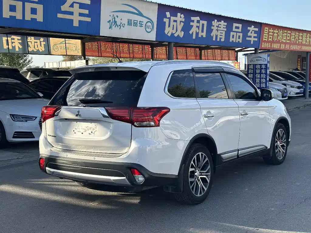 Mitsubishi Outlander (Import) — миниатюра 7