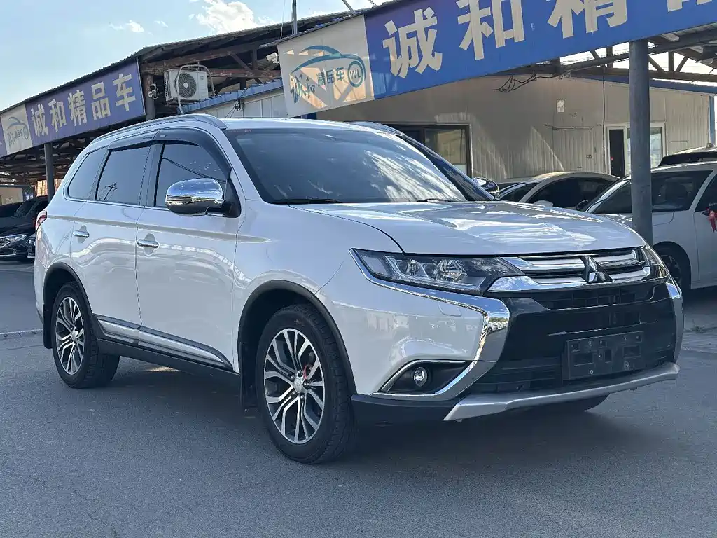 Mitsubishi Outlander (Import) — миниатюра 3