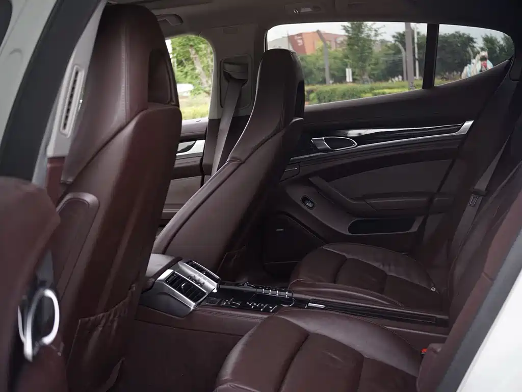 Porsche Panamera 2010 Panamera S 4.8L