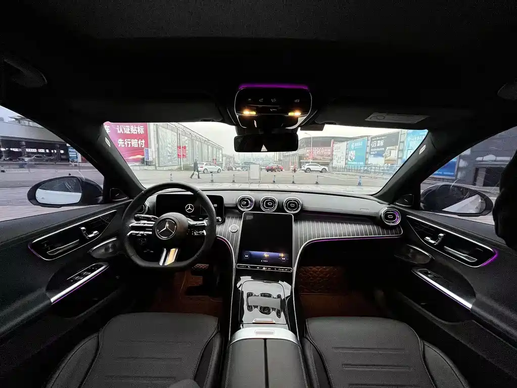 Mercedes-Benz C-Class — миниатюра 12