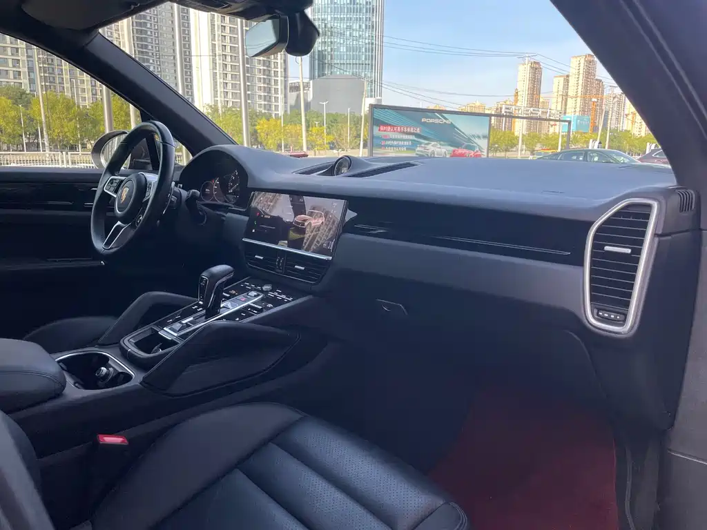 Porsche Cayenne Hybrid — миниатюра 10