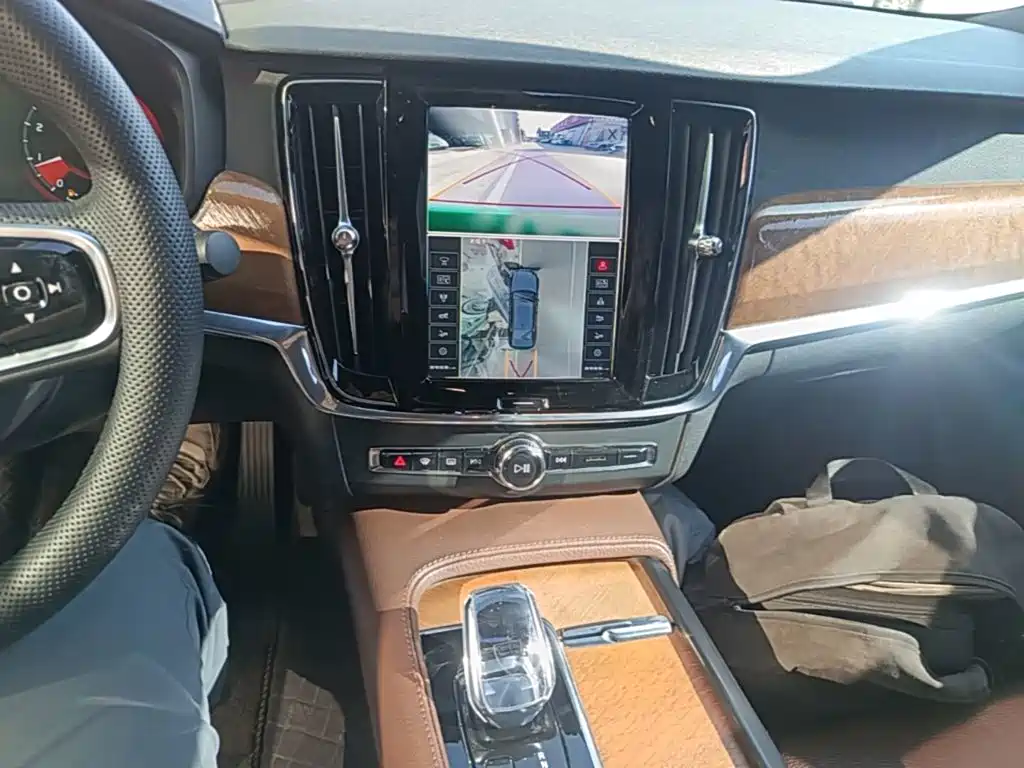 Volvo S90 — миниатюра 13