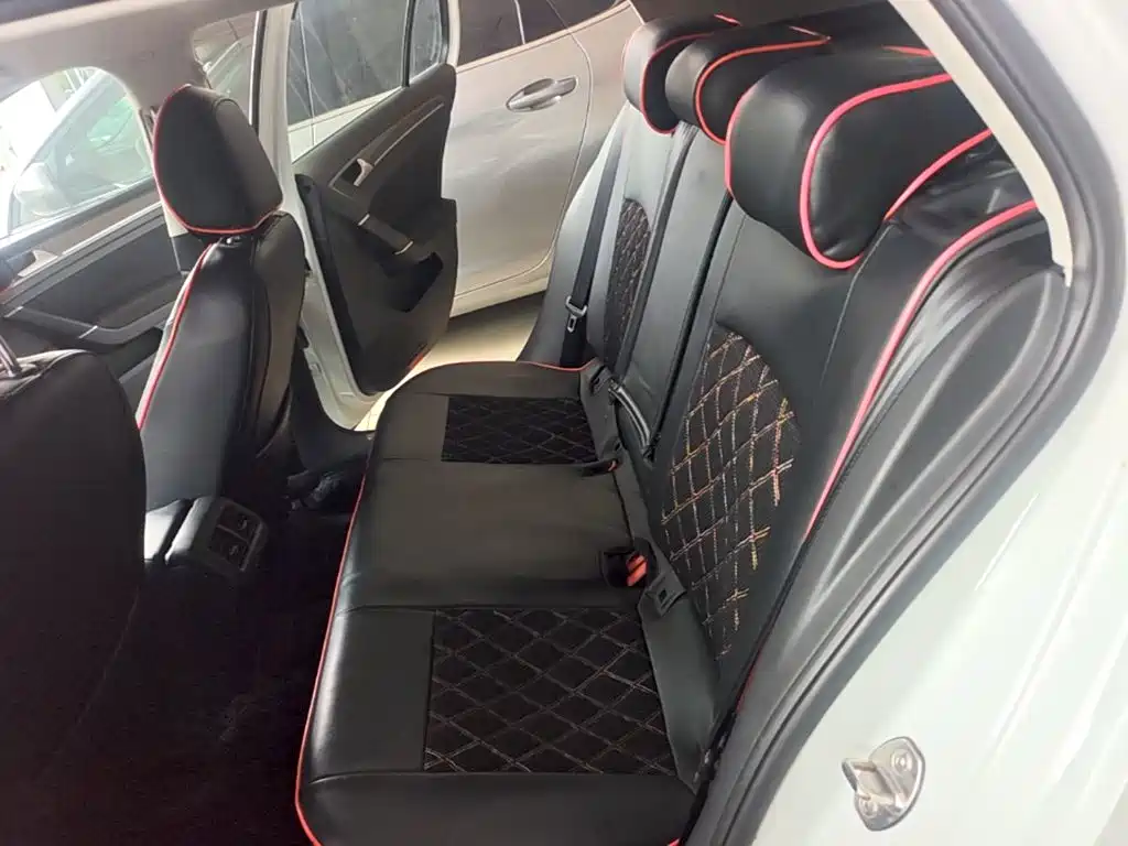 Volkswagen Golf — миниатюра 17