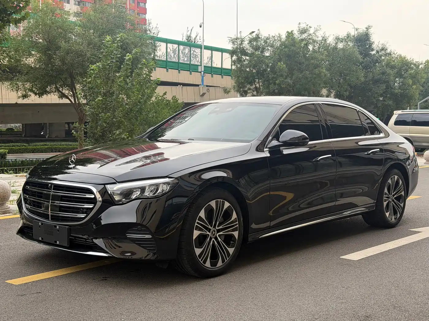 奔驰E级 2026款 E 300 L 豪华型 2026