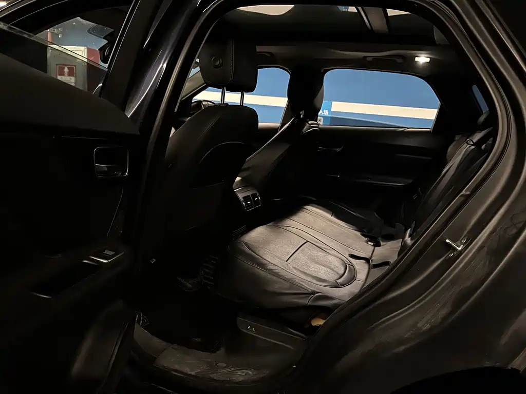 Jaguar F-PACE — миниатюра 11
