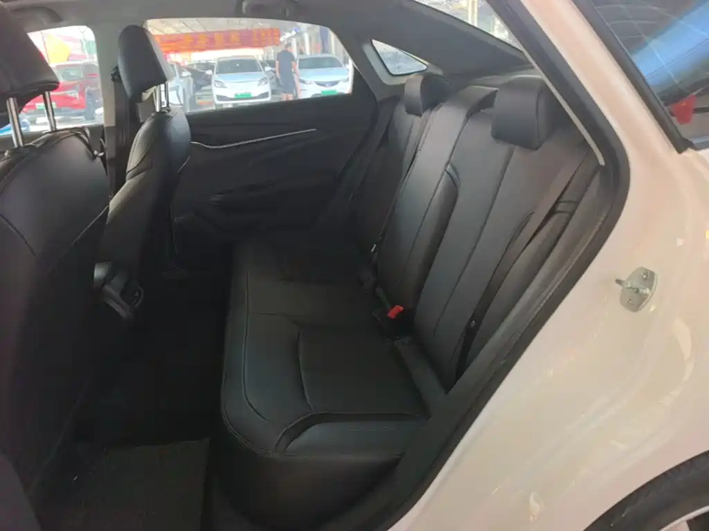 Buick Excelle — миниатюра 17