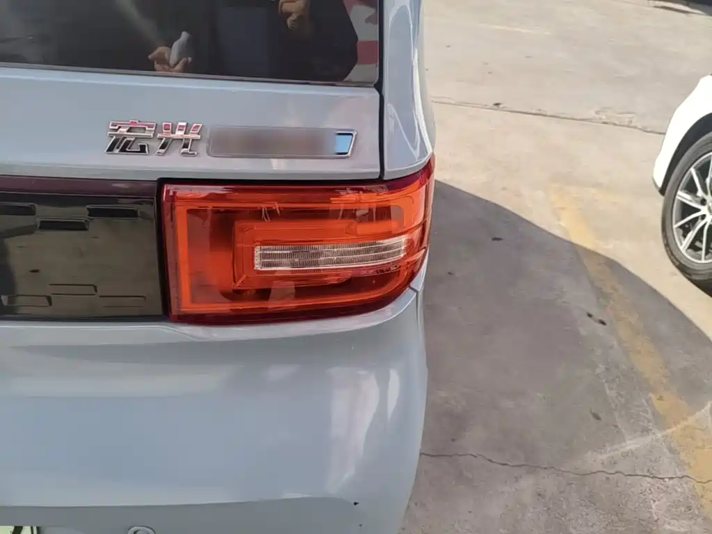 Wuling MINIEV — миниатюра 8