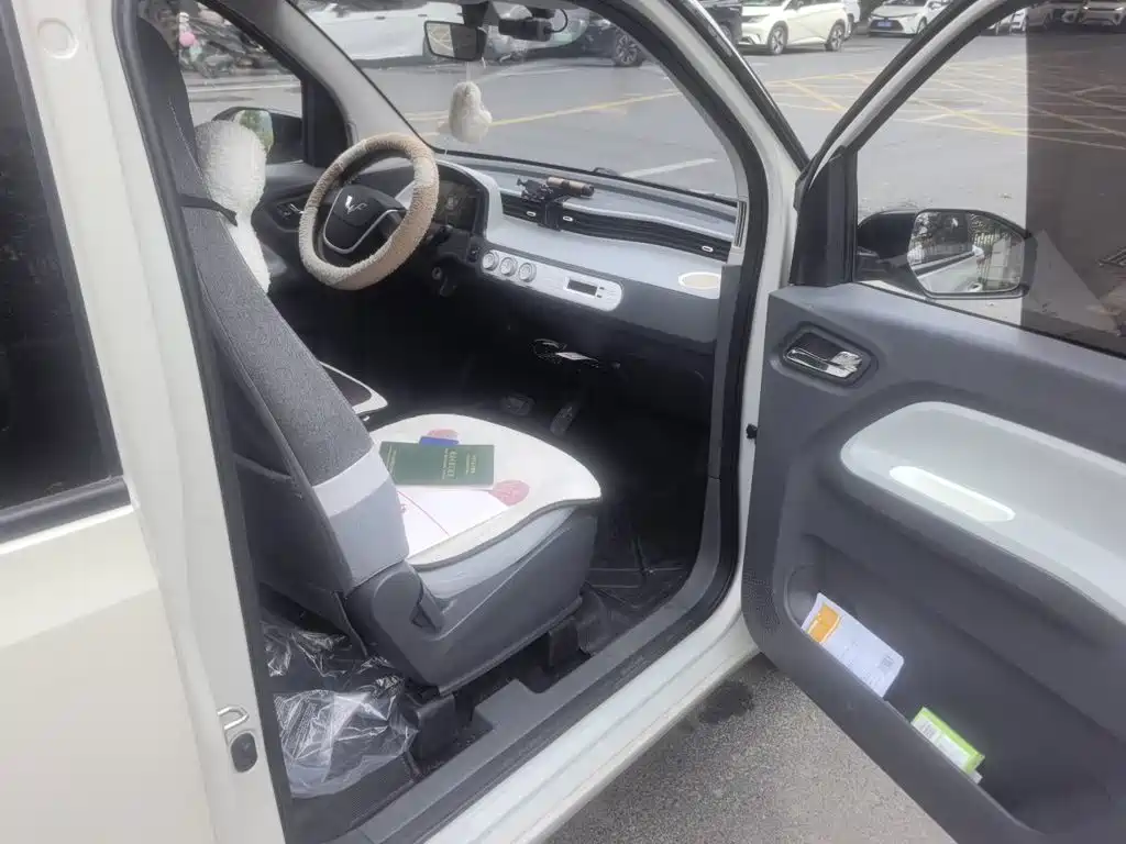 Wuling MINIEV — миниатюра 18