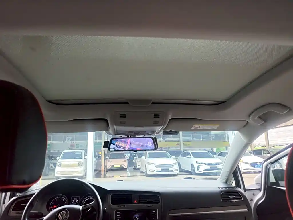 Volkswagen Golf — миниатюра 18