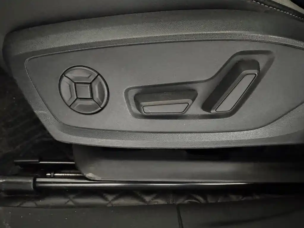 Audi Q3 2021 — фото 10
