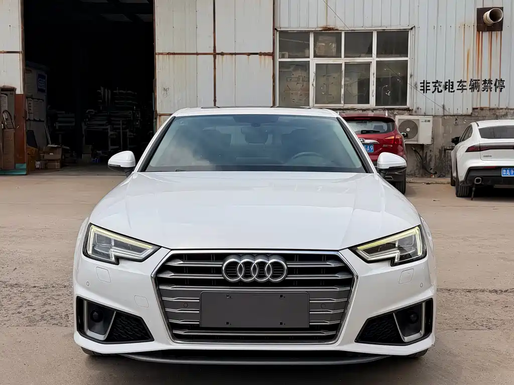 Audi A4L 2019 40 TFSI Fashion V