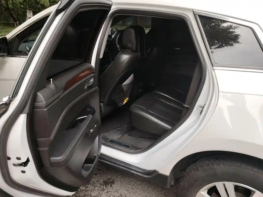 Cadillac SRX — миниатюра 11