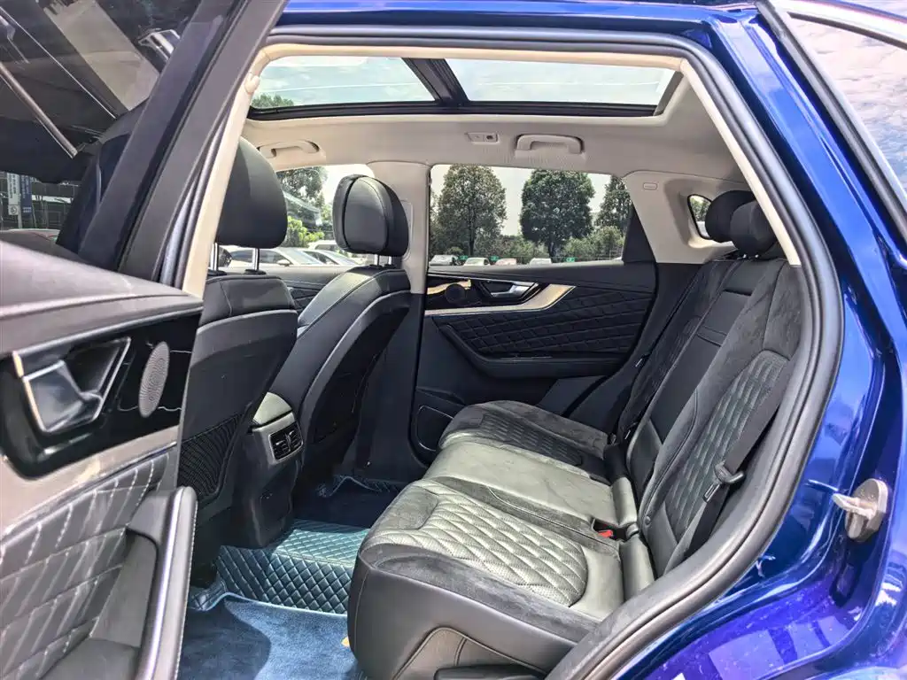 Hongqi HS5 2019 2.0T