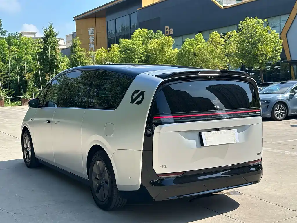 Li Auto Li MEGA — миниатюра 10