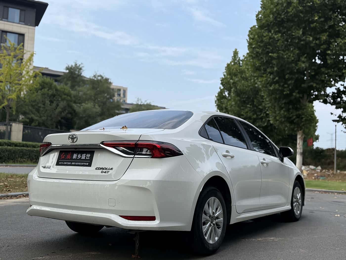 Toyota Corolla 1.2 л 2024 г. Белый, пробег 30000 км