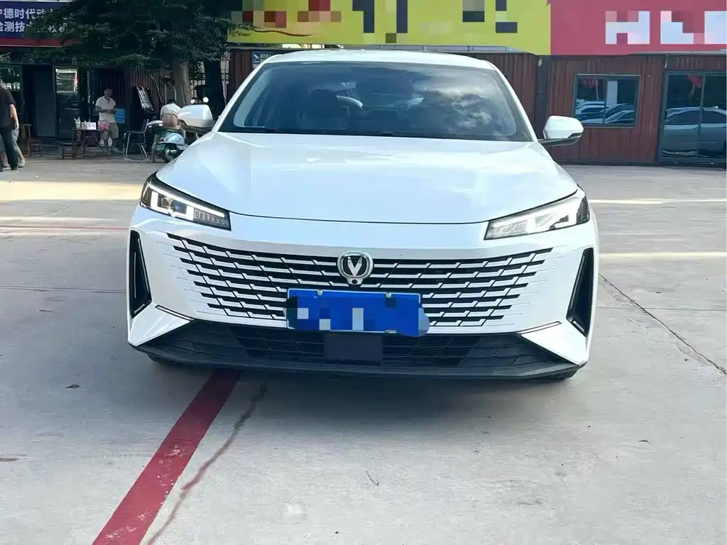 Changan Yida — миниатюра 2