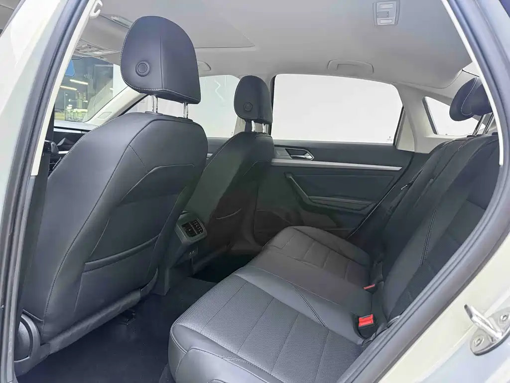 Volkswagen Lavida — миниатюра 9