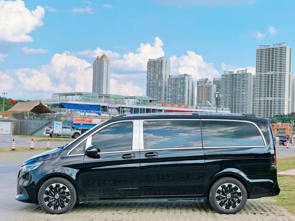 Mercedes-Benz V-Class — миниатюра 7