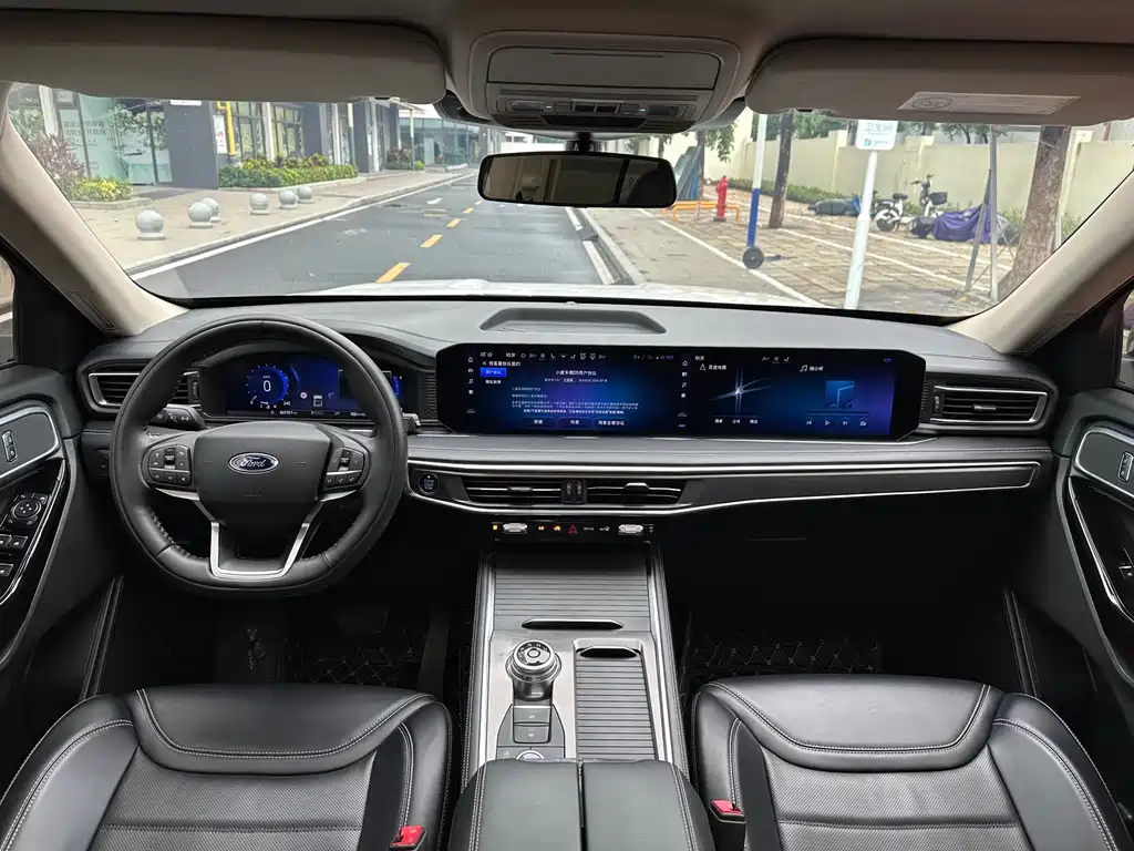 Ford Explorer — миниатюра 9