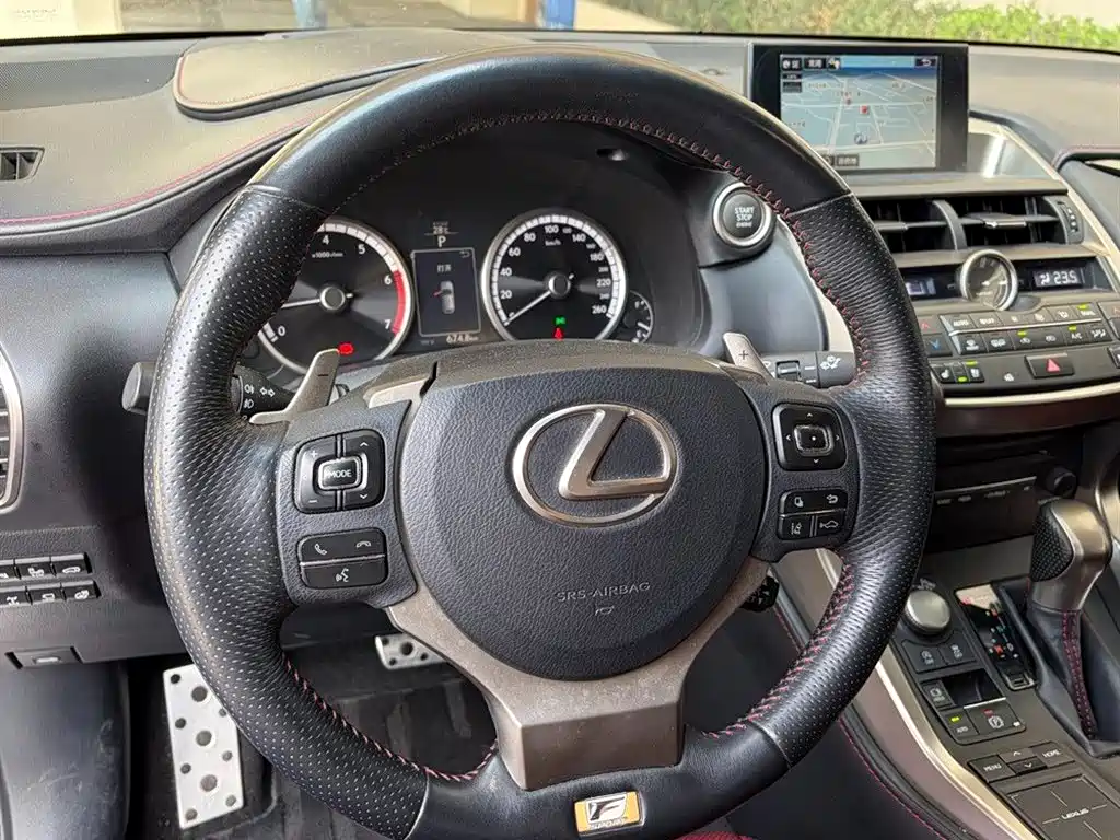 Lexus NX 2015 200t F SPORT