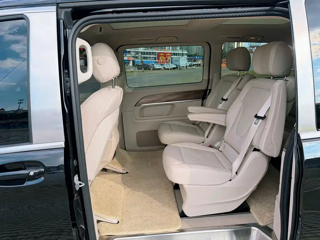 Mercedes-Benz V-Class — миниатюра 12