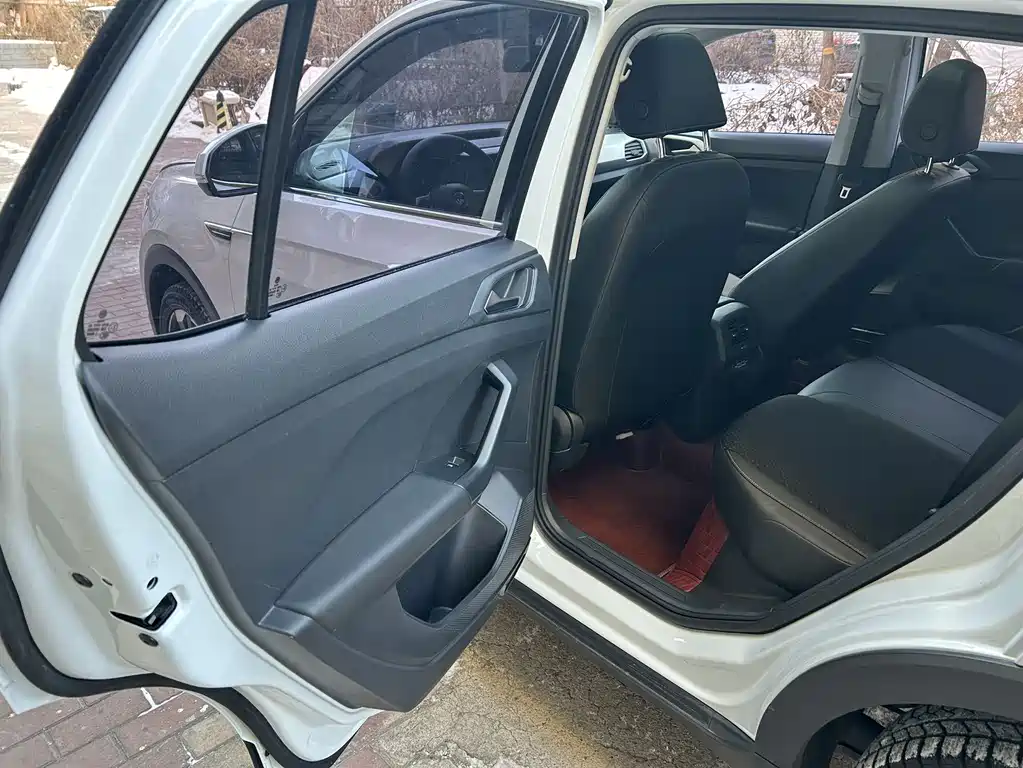 VOLKSWAGEN EXPLORING THE SHADOW