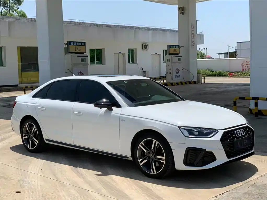 Audi A4L 2022 40 TFSI Luxury