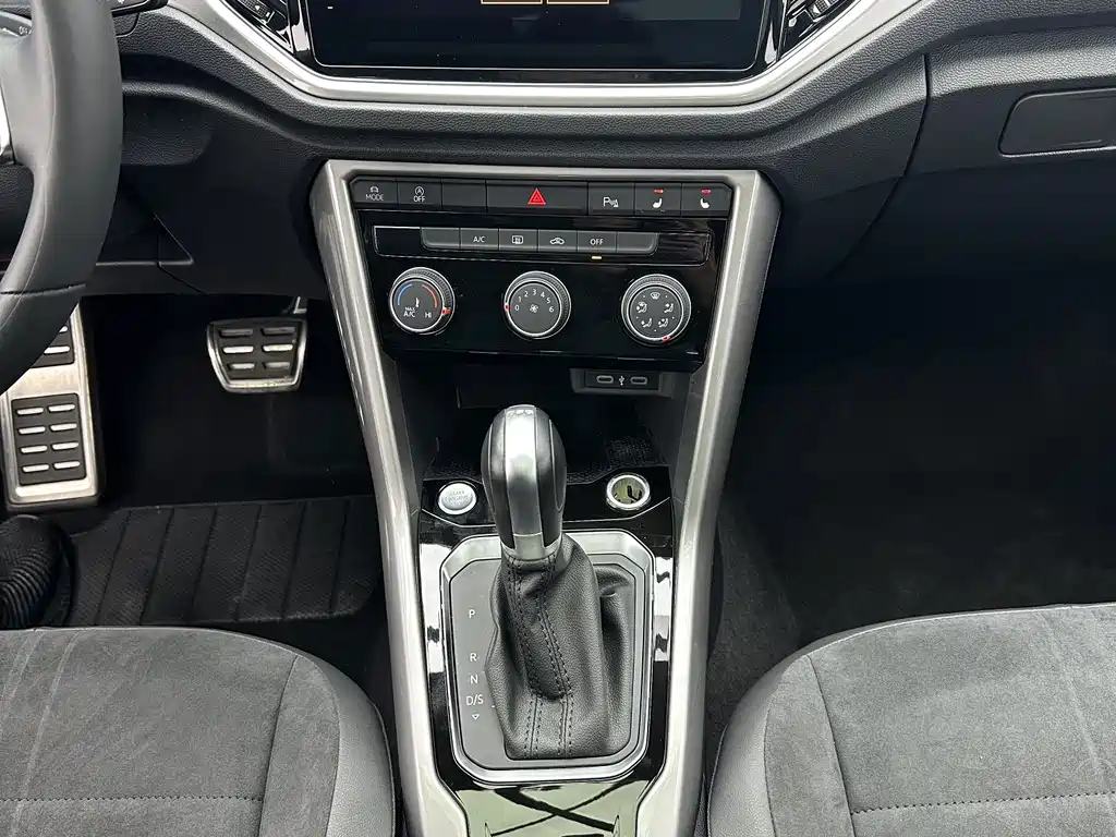 Volkswagen T-Roc — миниатюра 14