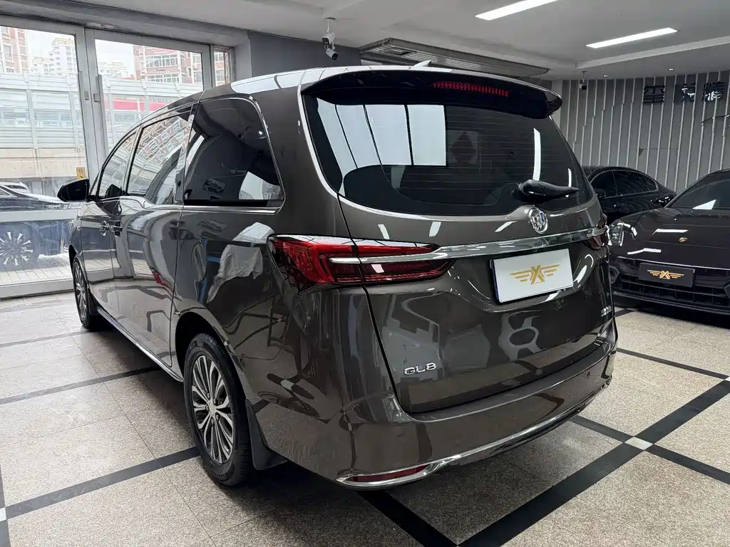 Buick GL8 — миниатюра 6