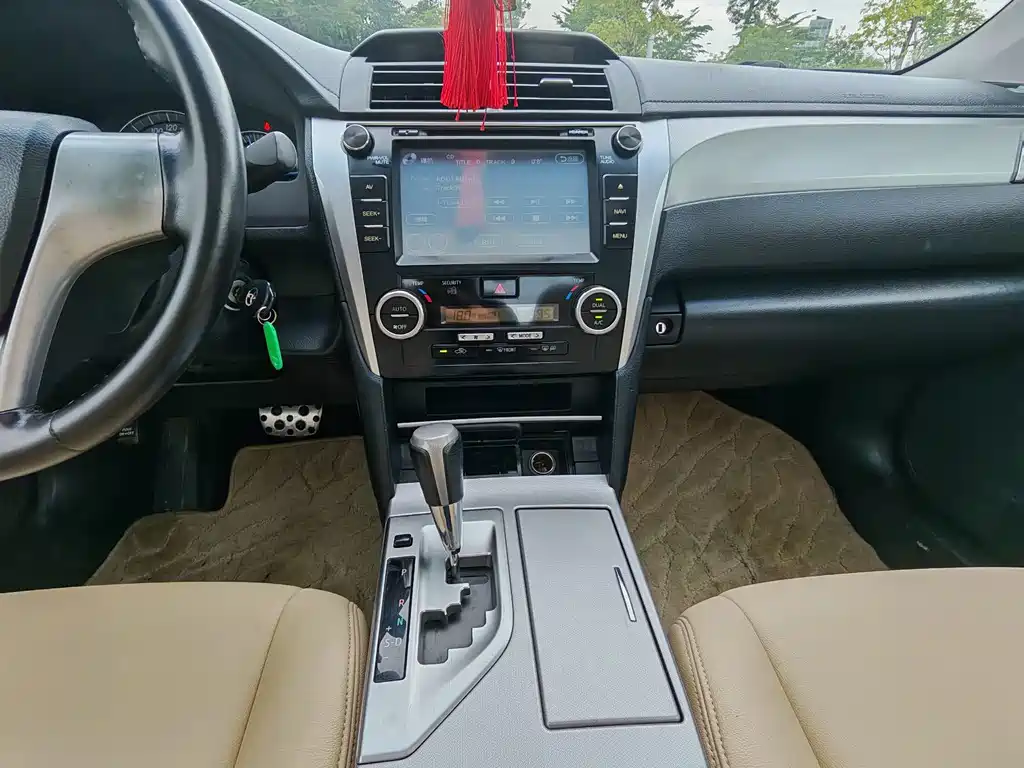Toyota Camry — миниатюра 11