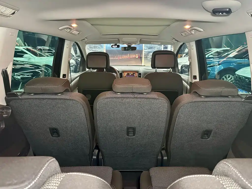 Volkswagen Sharan — миниатюра 11