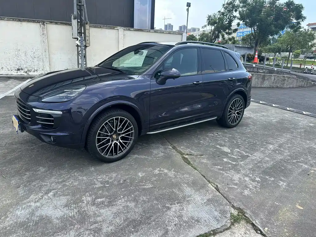 Porsche Cayenne — миниатюра 3