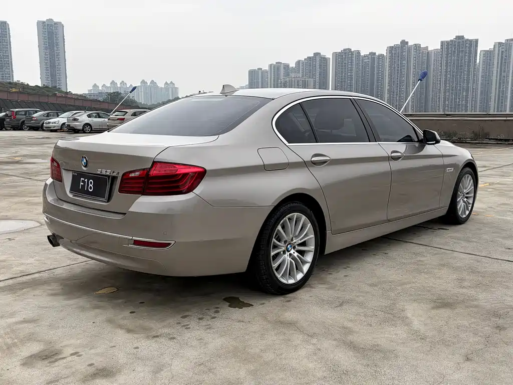 BMW 5 Series — миниатюра 5
