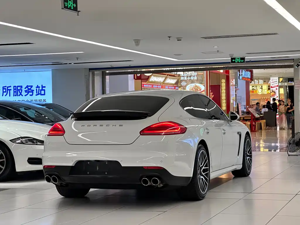 Porsche Panamera 2014 Panamera 4 3.0T
