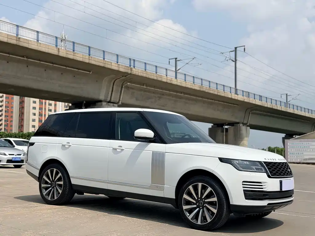 Land Rover Range Rover — миниатюра 3