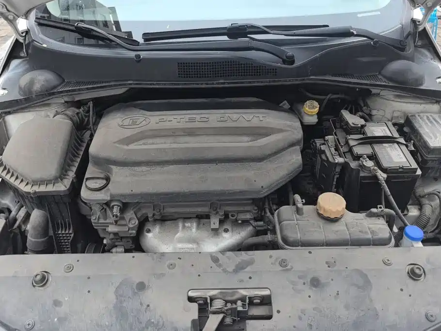 Baojun 310W — миниатюра 10
