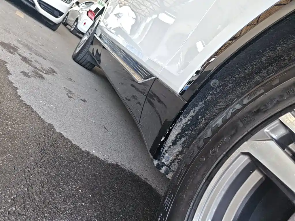 Cadillac Lyriq — миниатюра 21