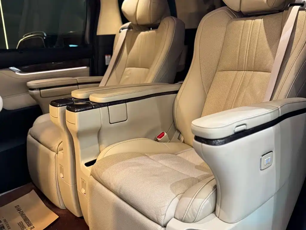 Toyota Vellfire 2019 2.5L HV Luxury
