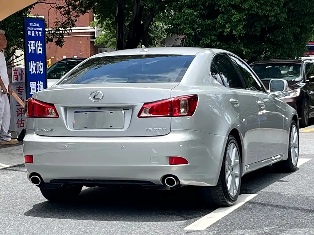 Lexus IS 2011 250