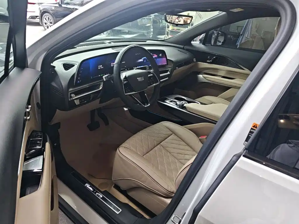 Cadillac Lyriq — миниатюра 15