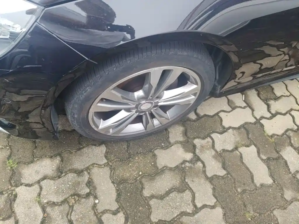 Mercedes-Benz E-Class — миниатюра 23