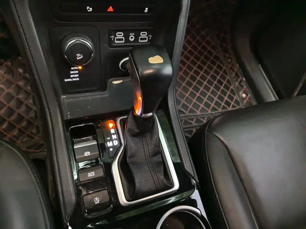 Jeep Grand Commander — миниатюра 15